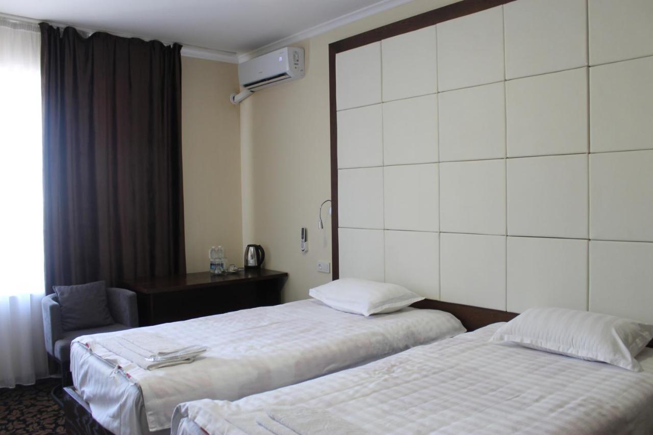 Sk Hotel Бишкек Экстерьер фото
